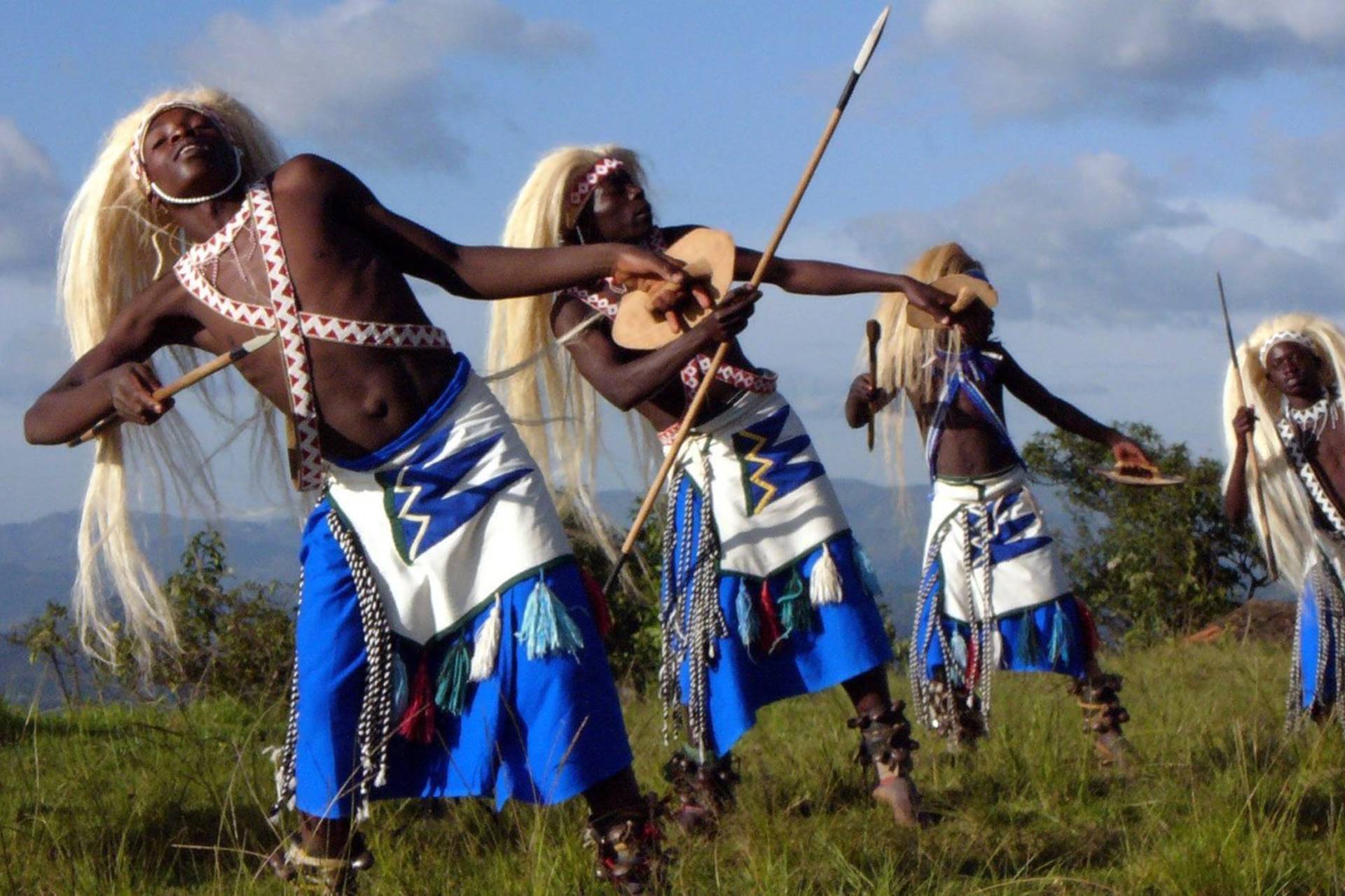 cultural performance at Iby’Iwacu Cultural Village