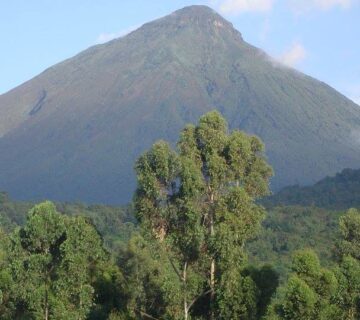 Hiking Mount Muhabura