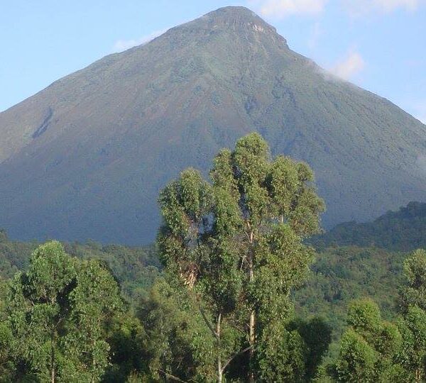 Hiking Mount Muhabura