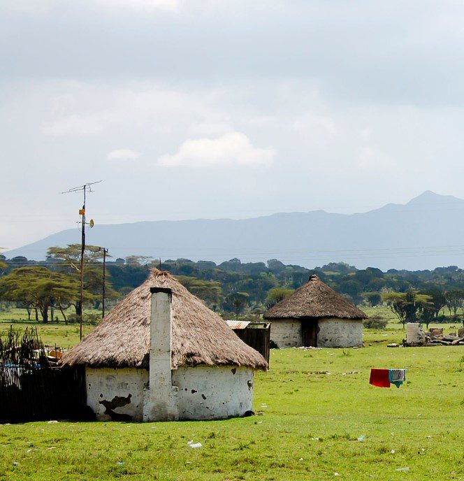 How do I visit Maasai Village in Kenya? 1 Traditional Maasai village in Kenya with thatched huts