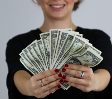 US dollars in East Africa, currency exchange and payment options for travelers