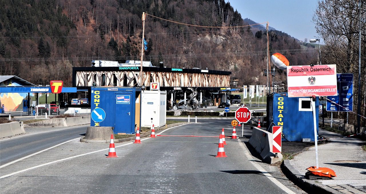 International border checkpoint for inspection during border crossing 