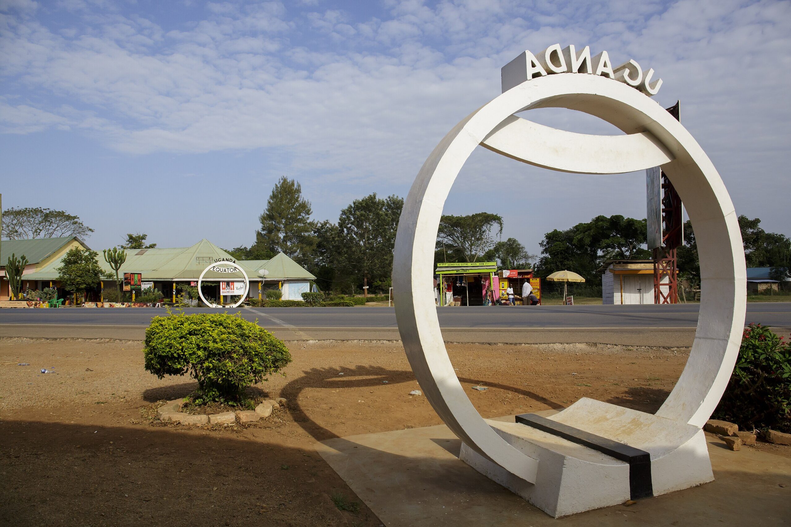 equator-on-the-way-to-queen-elizabeth-national-park