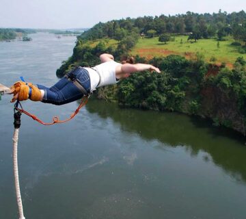 Bungee Jumping at the Source of the Nile 360x320