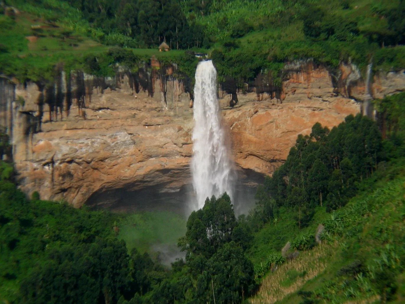 Weather in Sipi Falls: When to Visit for the Best Experience and enjoyable outdoor activities throughout Uganda.