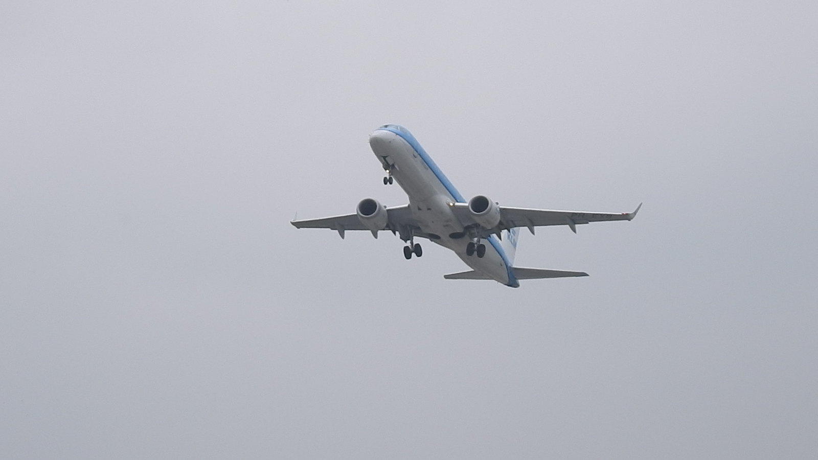 Choosing a Flight Route to East Africa: Direct Options and Layovers