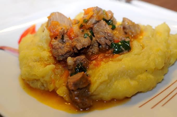 Cooking Classes in Uganda: Learn to Make Matoke and Groundnut Sauce