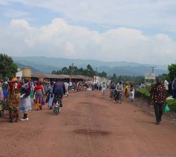 Kisoro Town Walks: Markets, Volcano Views and Twa Communities