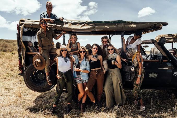 Planning a Safari for Large Groups or Reunions with Comfortable Travel Arrangements