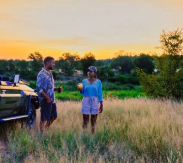 Sundowners: Why Drinks at Dusk Are a Safari Tradition
