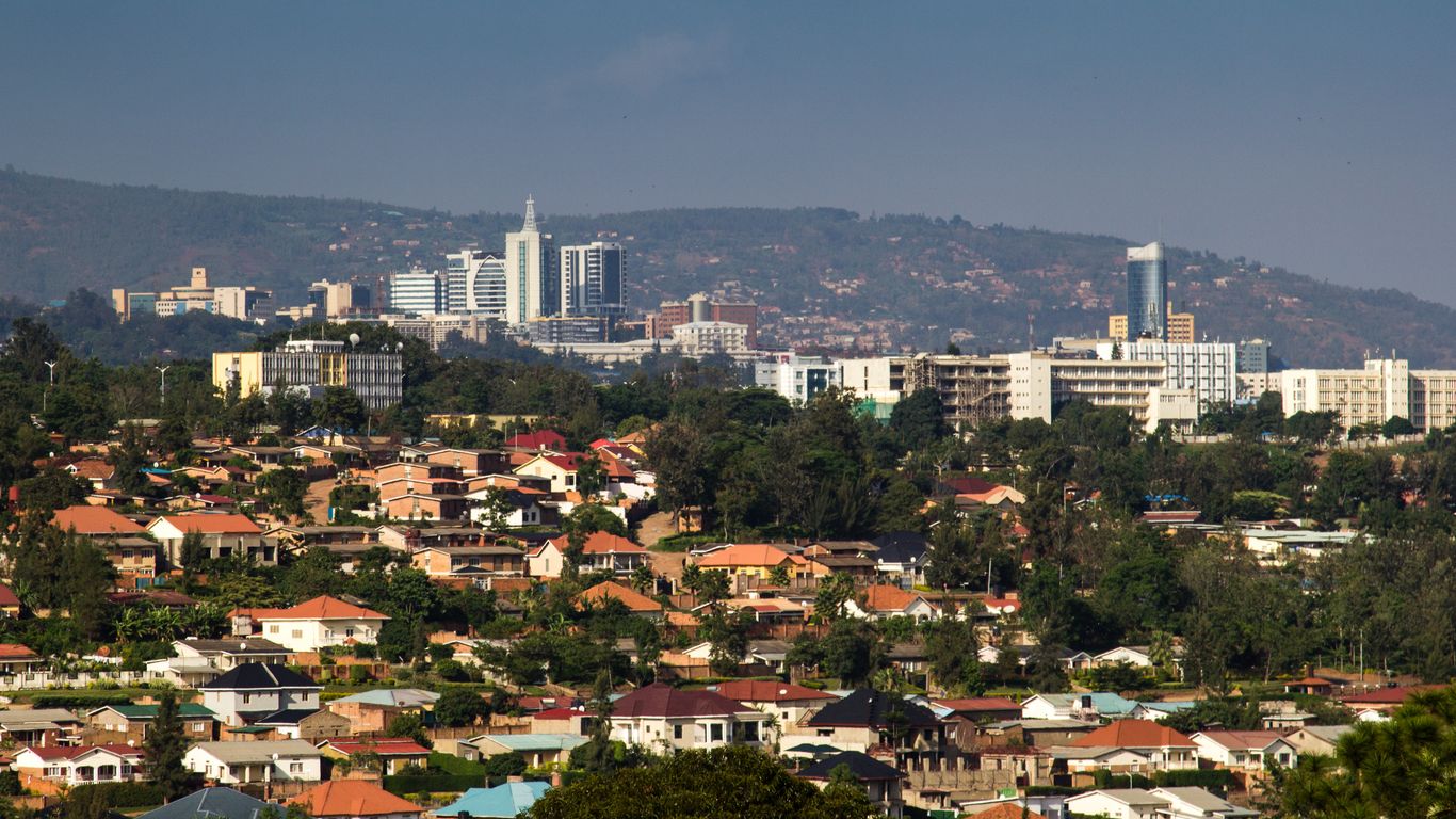 The Cheapest Months to Fly to Entebbe, Nairobi and Kigali